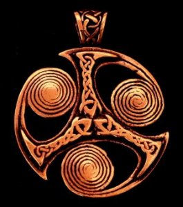 Anhänger Celtic Triskel Massiv Bronze